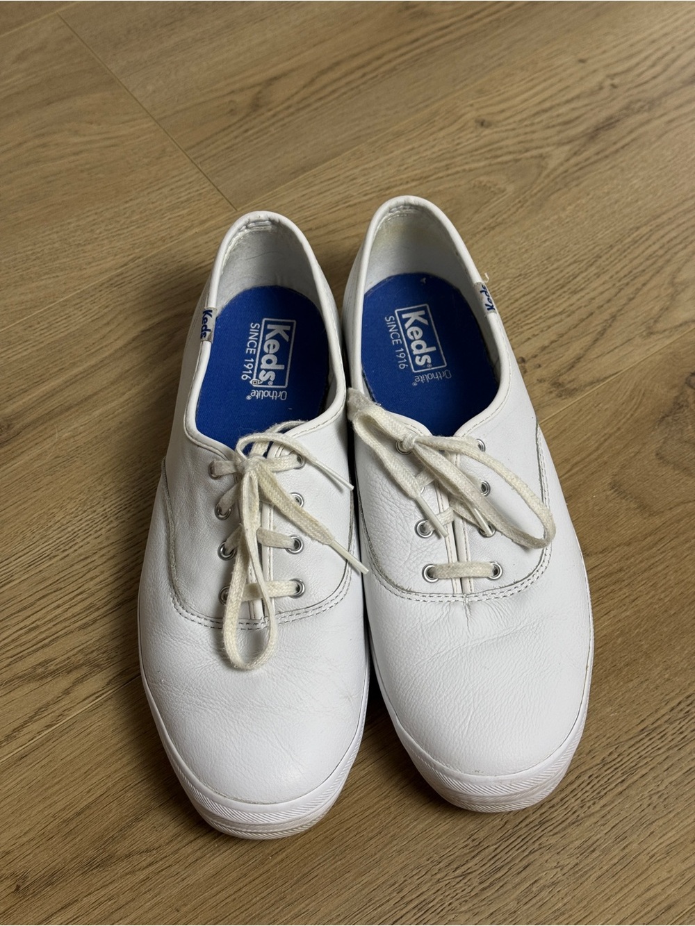 Keds women’s champion originals leather sneakers size 10